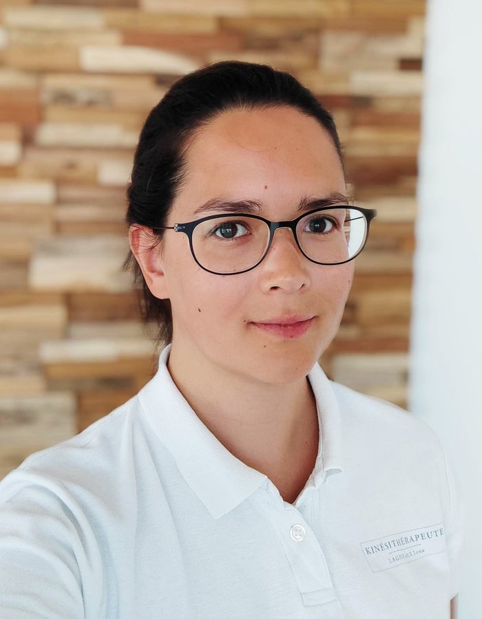 Lena Lagneaux, kinésithérapeute et fondatrice du cabinet KINEFLOW à Florenville